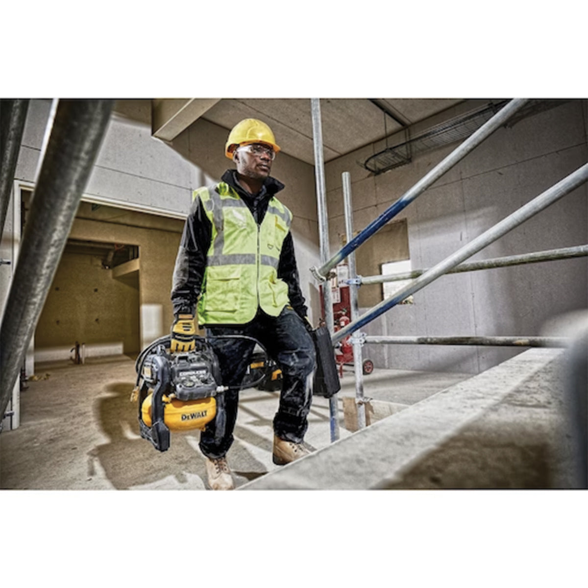Compresseur XR 54v FLEXVOLT 10 litres (CORPS DE MACHINE - SANS BATTERIES) - DeWALT - DCC1054N-XJ Compresseur XR 54v FLEXVOLT 10 litres (CORPS DE MACHINE - SANS BATTERIES) - DeWALT - DCC1054N-XJ